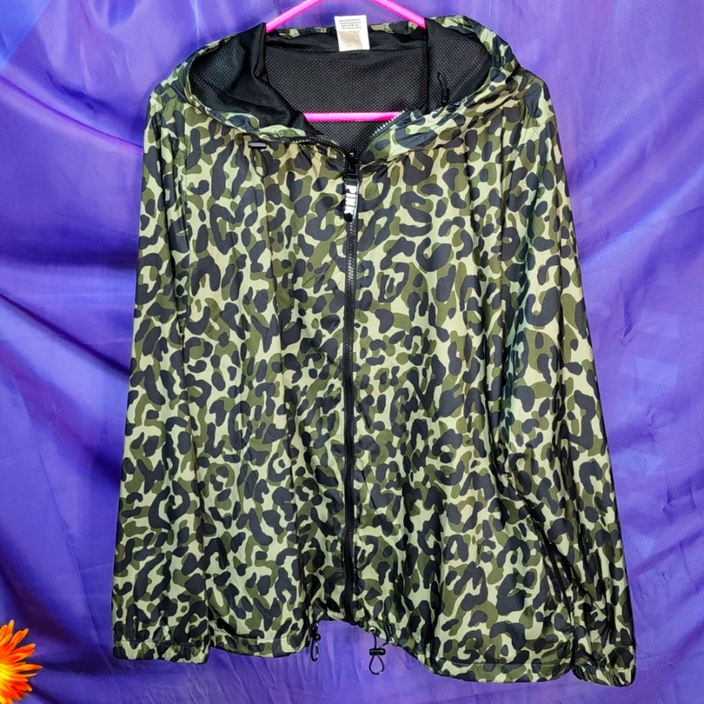 VS PINK - Green Camo Anorak With Black Mesh Lining - Size M/L
